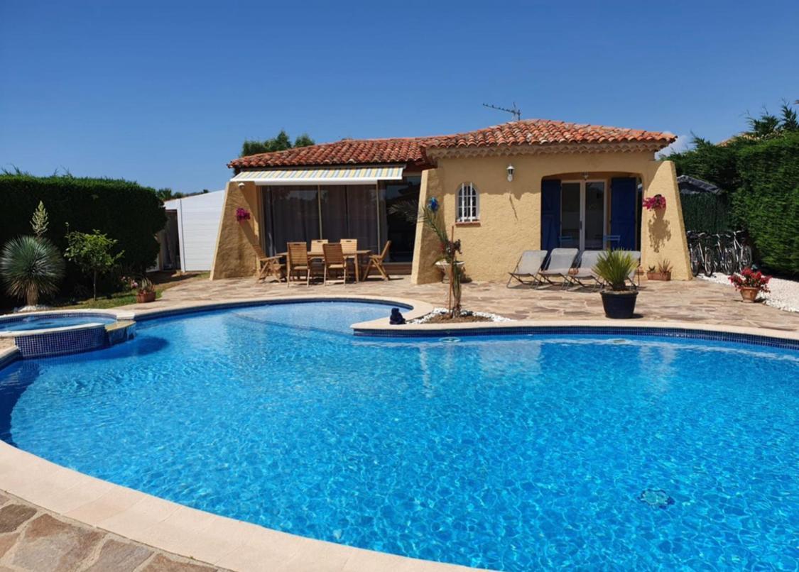 בורם-לה-מימוזה Villa Au Calme Avec Piscine Privative מראה חיצוני תמונה